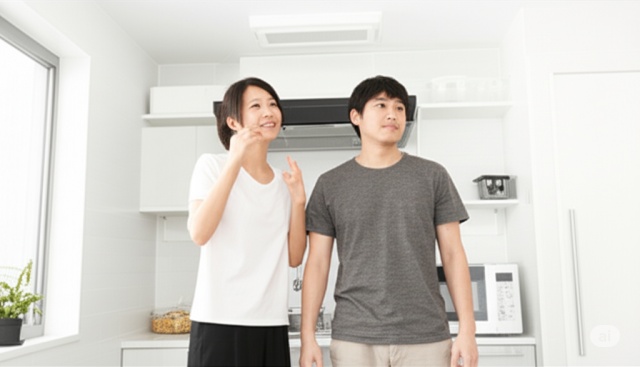 トイレの古い換気扇カバーの外し方と掃除方法