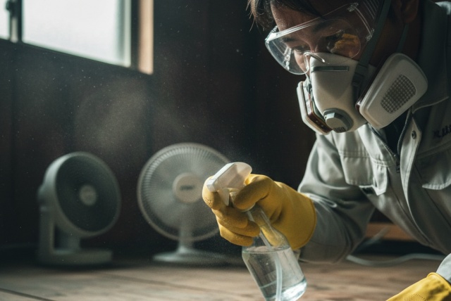 業者に依頼する場合の費用相場とDIY比較