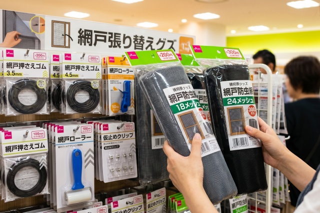 ダイソーやセリアで揃う網戸の基本資材