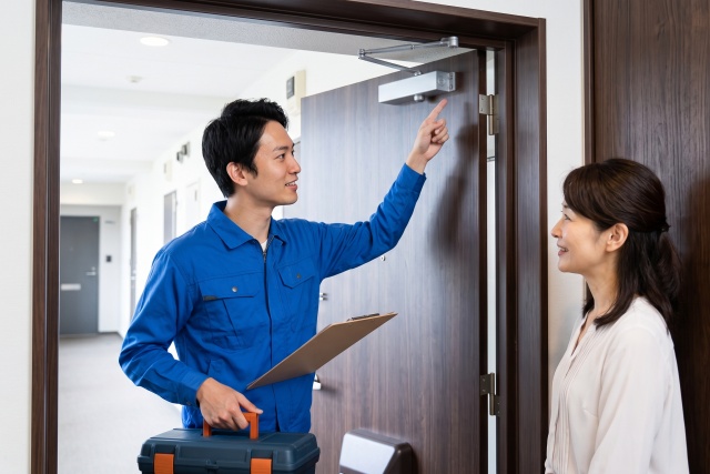 クローザー交換費用の目安と賃貸の負担区分