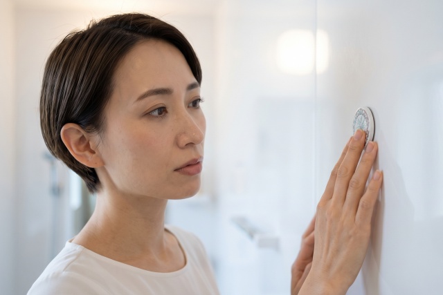 壁内部に鋼板がないとマグネットは無反応